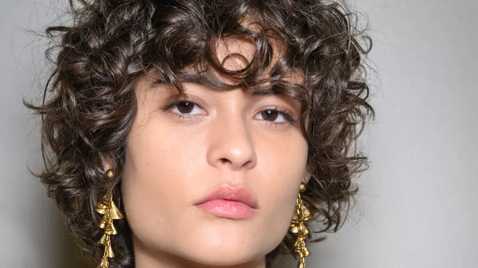 Kudrnatá ofina inspirace Kudrnatá ofina inspirace