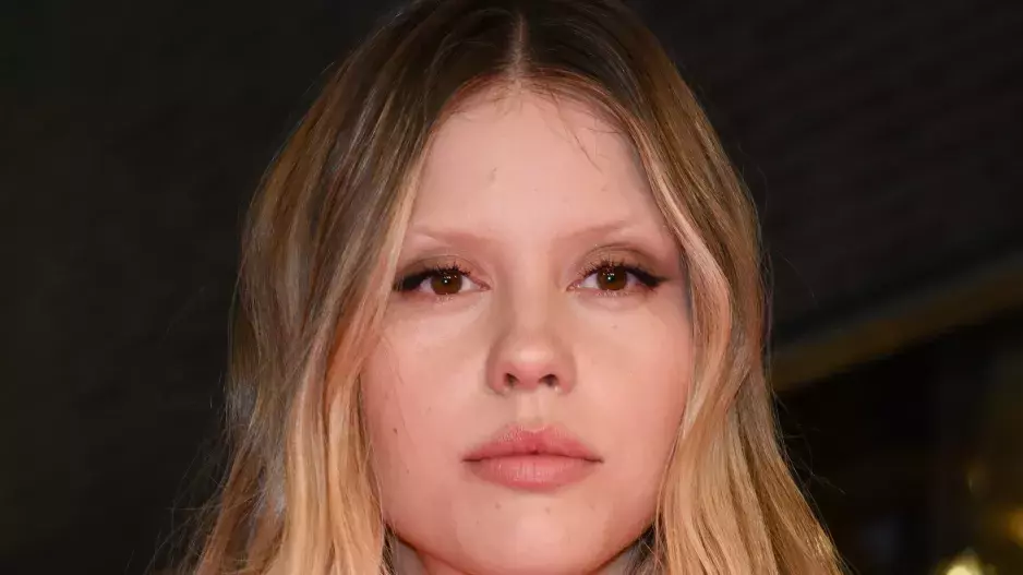 Mia Goth Mia Goth