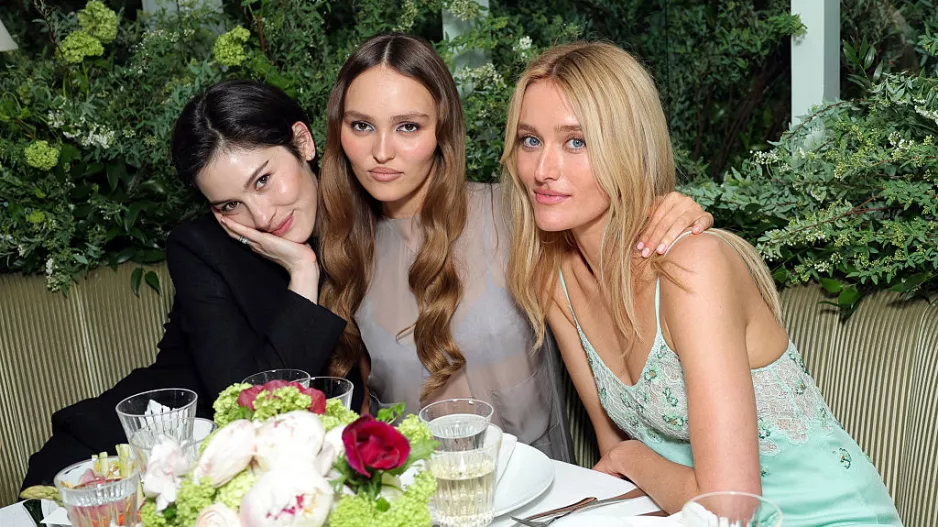 Gracie Abrams, Lily-Rose Depp a Sarah Pidgeon