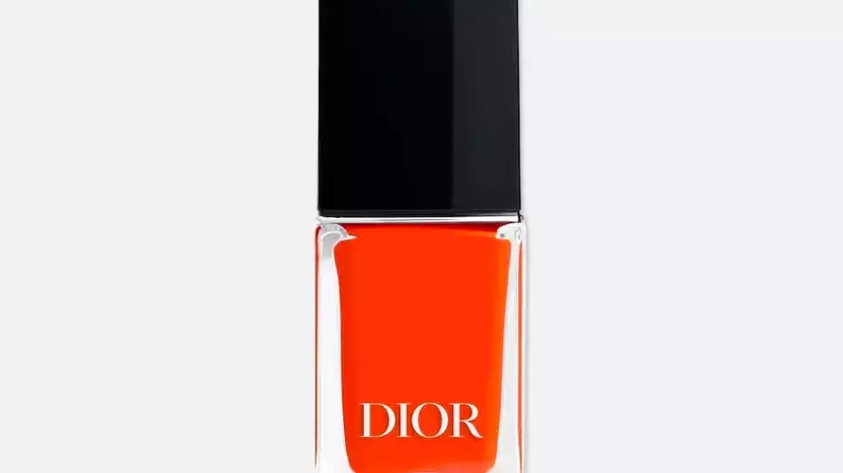 Spicy French manicure