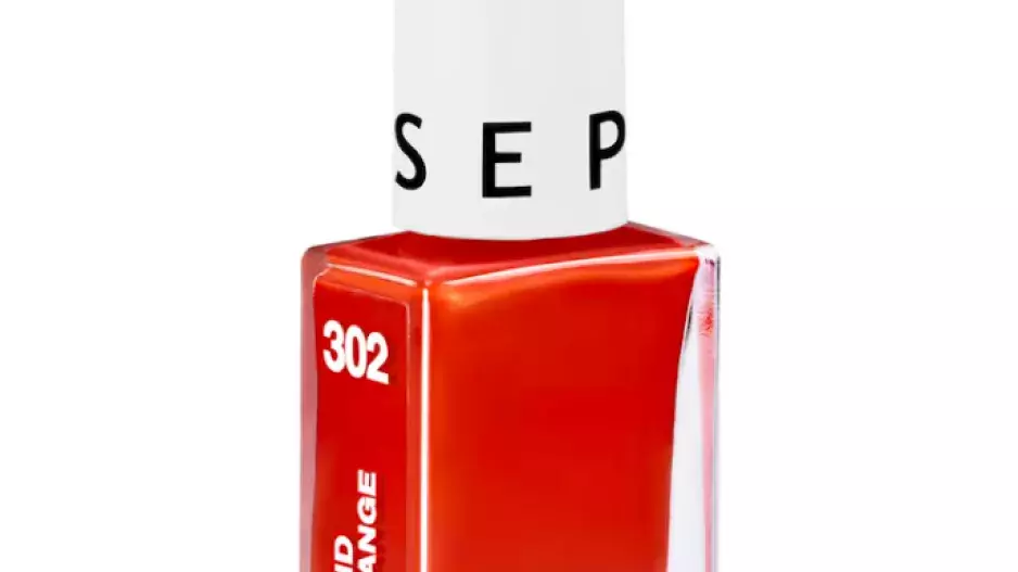 Spicy French manicure