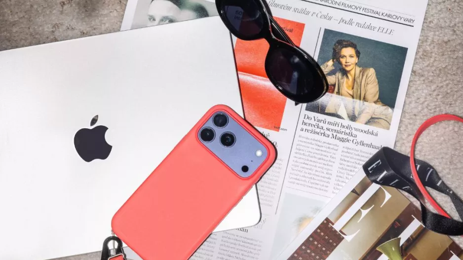 ELLE Beauty Lounge x iPhone Pro 17