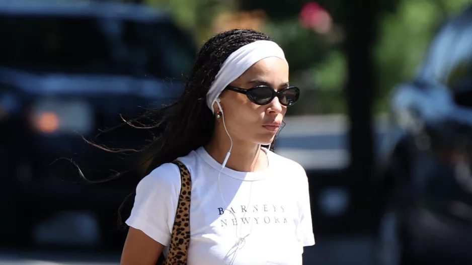 Zoe Kravitz na procházce slunným New Yorkem