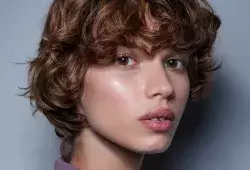 Kudrnatá ofina inspirace