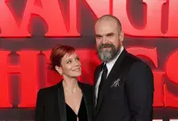 David Harbour a Lily Allen 