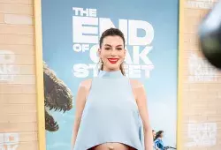 Anne Hathaway