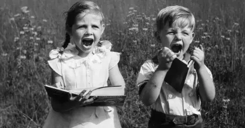 Terapie knihami: Co číst, když vás zastihne déšť nebo karanténa