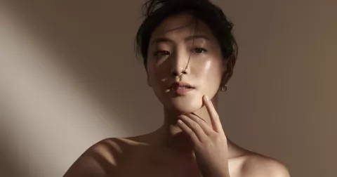 Jak pečovat o suché rty pod rouškou? 10 produktů, které pomůžou