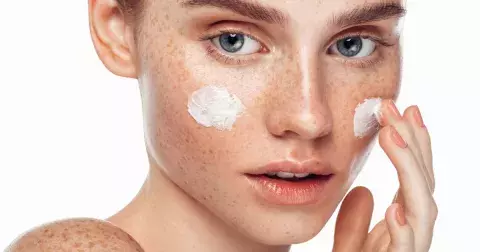 Retinol bez vedlejších účinků? Přírodní beauty zázrak bakuchiol