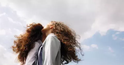 10 přípravků na vlasy, které vám vytvoří hřívu snů