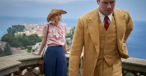 Filmový hit Netflixu Rebecca musíte vidět už jen kvůli kostýmům