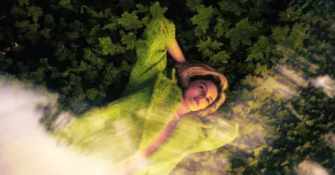 Nemyslete abstraktně. Prožívejte