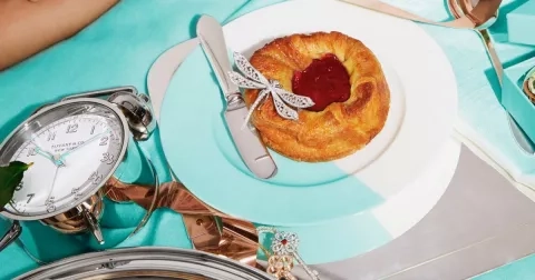 Žádná snídaně, ale revoluce u Tiffanyho