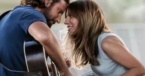 Proč milujeme zpěvačku Lady Gaga a herce Bradleyho Coopera?