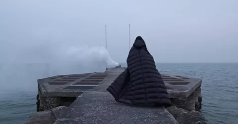 Rick Owens: Kouřová clona za soumraku a excentrický minimalismus