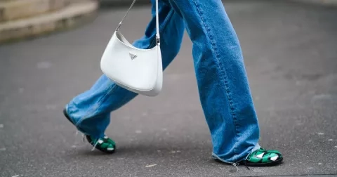 Skinny jeans jsou out! Známe aktuální denimové trendy