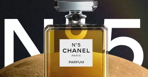 Avantgardní Chanel N°5 a jeho stoletý triumf