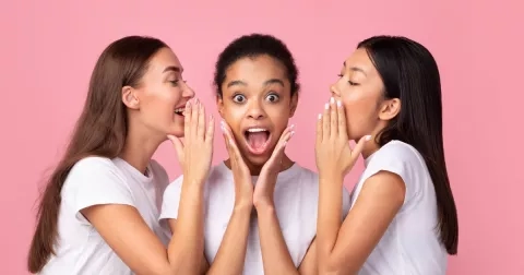 Pomlouváte, nebo dokážete udržet tajemství?