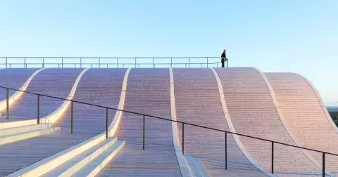 Víno v delikátních kulisách