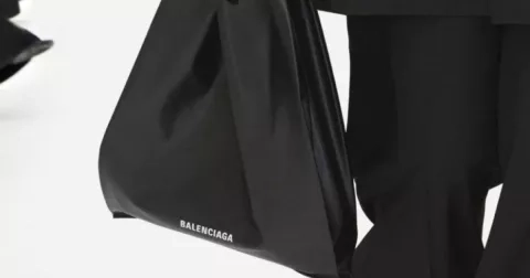 Óda na plast! Proč nás tak fascinují tašky ze supermarketu?