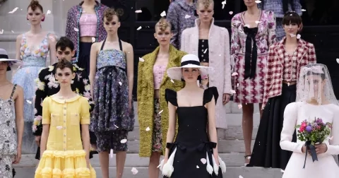 Moderní Coco, zářivý Armani a hodně starostí s životním prostředím