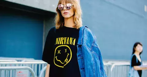Nejikoničtější hudební merch všech dob a jak ho nosit