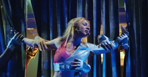 Britney Spears: Panenská ikona, sexy bohyně nebo mediální oběť?