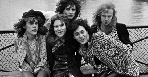 Slavní muži, kteří umí stylově nosit dámské oblečení