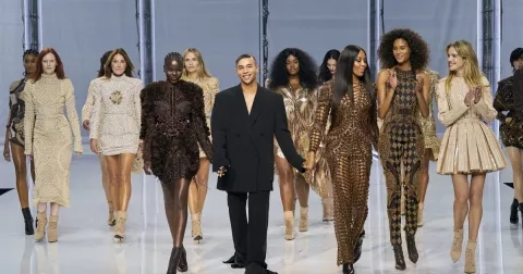 Balmain S/S 2022: Drama bez ztráty elegance