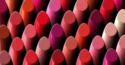 Je čas soudit kosmetiku podle obalu