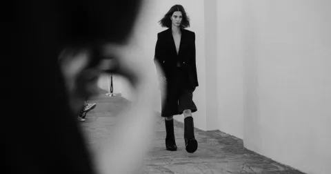 MBPFW DEN PRVNÍ: ŽOKEJOVÉ, OŽIVLÉ DORTY A KIM KARDASHIAN