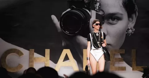 Nostalgie na fotopapíře Chanel S/S 22