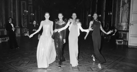 Versailleská bitva – přehlídka, jež změnila módní dějiny