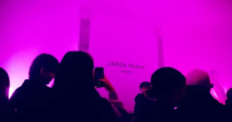 JARDA PRAHA a jejich módní satira