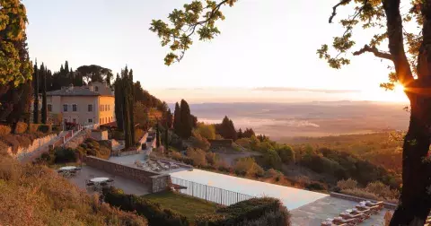 DOBRÝ ROČNÍK: Přijměte pozvání do luxusní vily Massima Ferragama