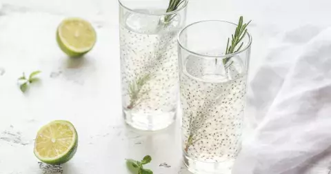 Jak na plošší bříško? Vyzkoušejte chia semínka