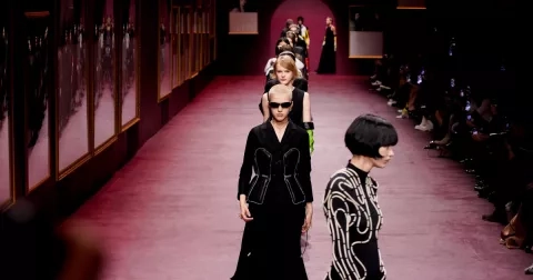 TECHNOLOGIE BUDOUCNOSTI A KVĚTNATÁ HISTORIE. CO JE NOVÉHO U DIOR?