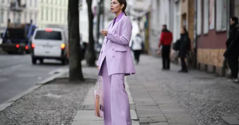 Co je kapsulový šatník a jak na něj