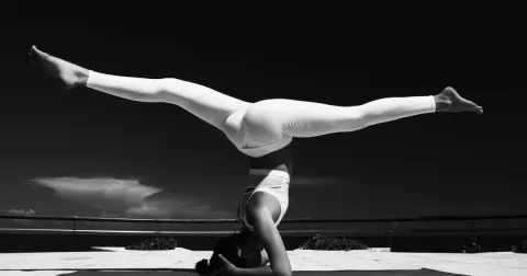 Meditace podle slavných: Ticho, tma i terapie chladem