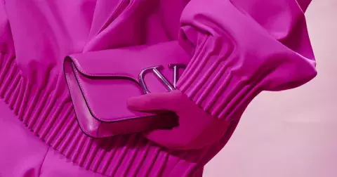 Přemýšlíte, čím letos v létě oživit svůj šatník? Jednoznačně růžovou!