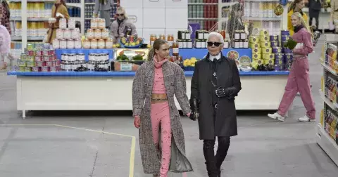 Letištní terminál, samoobsluha či operační sál, aneb ty nej přehlídky