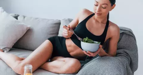 Chcete zhubnout? A víte, že je lepší jíst raději více než méně?