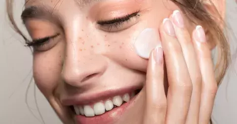 Chemický, enzymatický, biologický. Jaký je nejlepší peeling?