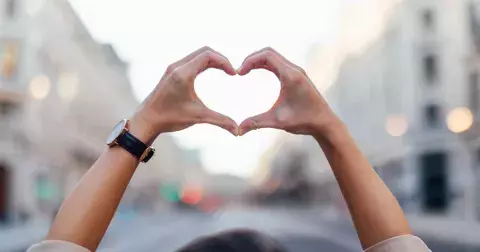 12 mocných myšlenek Louise Hay, díky kterým dosáhnete vysněného život