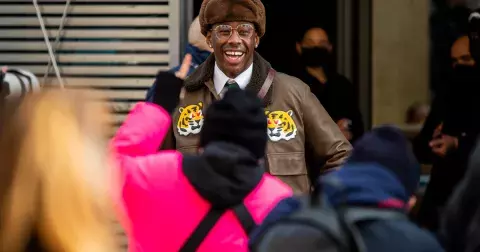 Názor místo tváře: Kdo dominuje fashion kampaním?