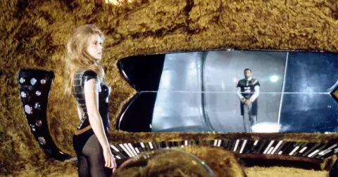 Virtuální polibky a avataří sex. Budeme se ještě milovat osobně?