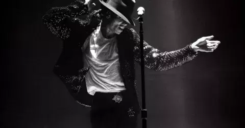 Popové legendy a jejich outfity, které se zapsaly do historie