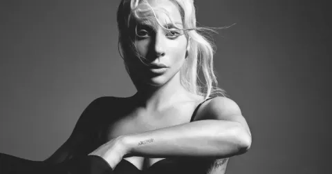 BŘEZNOVÉ MÓDNÍ NOVINKY: AKTUÁLNÍ ZPRAVODAJSTVÍ ZE SVĚTA MÓDY