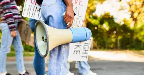 Provokace jménem feminismus. Co za ním skutečně stojí?