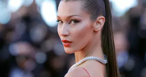 Bella Hadid chce zpět svůj nos. Proč hvězdy litují, že šly na plastiku